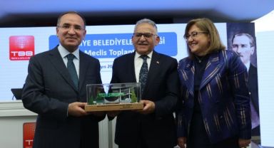 Başkan Büyükkılıç İle Büyükşehir, 1 Yılda 11 Ödül Aldı