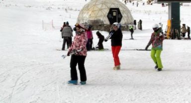 Erciyes hafta sonu turist akınına uğradı