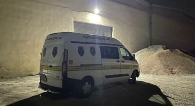 Kafası pres makinesine sıkışan işçi hayatını kaybetti