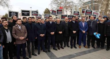 Kayseri'de, İsveç'te Kur'an-ı Kerim'in yakılması protesto edildi