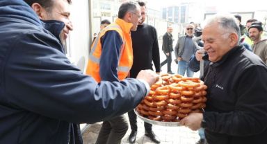 Başkan Büyükkılıç, Elbistan Kayseri Çarşısı'nın İlk Müşterisi Oldu
