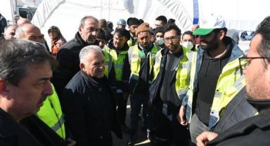 Başkan Büyükkılıç, İlçe Belediye Başkanları ile Birlikte Kahramanmaraş'ta Çalışmaları Koordine Etti