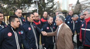 Başkan Büyükkılıç, Kahraman İtfaiye Erlerini Karşıladı