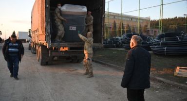 Başkan Büyükkılıç, Kahramanmaraş'a Gelen Yardım Tırlarını Karşıladı