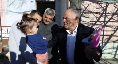 Başkan Öztürk Depremzede Aileleri Ziyaret Etti
