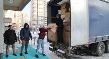 BAŞKAN YALÇIN’IN GİRİŞİMLERİYLE AVRUPA’DAN 5 TIR YARDIM MALZEMESİ GELDİ