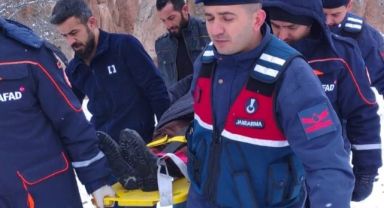 Bunalıma girdi, kayalıklardan atladı
