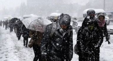 'Çerezlik' dedi, asıl karın tarihini verdi İstanbul'da tüm ilçeleri vuracak! Meteoroloji: 42 şehirde kar bekleniyor!