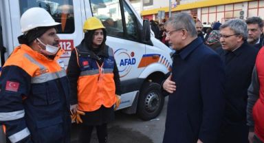 Davutoğlu yeniden deprem bölgesine gidiyor