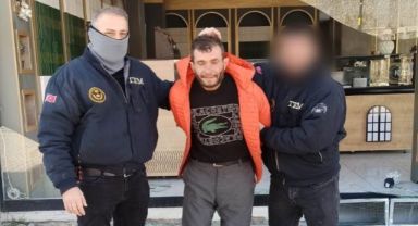 Depremde hasar gören yerlerden hırsızlık yapan şüpheli yakalandı