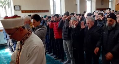 DEPREMDE HAYATINI KAYBEDEN VATANDAŞLAR İÇİN TÜM YURTTA GIYABİ CENAZE NAMAZI KILINDI
