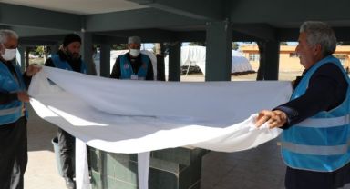 DEPREMDE HAYATINI KAYBEDENLERE SON GÖREV HAKKIYLA YAPILIYOR