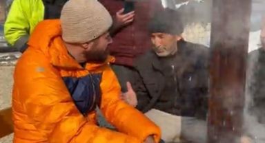 DEPREMZEDE ADAM AĞLAYARAK ANLATTI