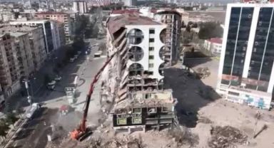 Diyarbakır’da yıkımın nedeni kolon kesme, zemin suyu ve çıkma balkon