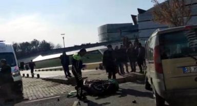 Hafif ticari araç ile çarpışan motosiklet sürücüsü hayatını kaybetti