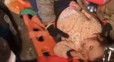 Hatay'da 141. saatte anne ve 5 yaşındaki kızı enkazdan çıkartıldı