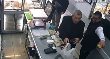 İş yerinde unutulan 40 bin liralık altını sahibine ulaştırdı