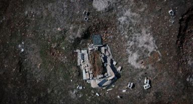 Kahramanmaraş’ta meydana gelen depremler mezarlıkları da tahrip etti