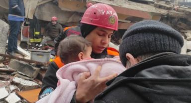 KAYSERİ BÜYÜKŞEHİR, DEPREM BÖLGESİNDE YARALARI SARIYOR