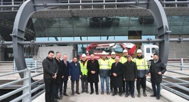 Kayseri protokolü Kayseri Havalimanı Yeni Terminal Binası Çalışmalarını Yerinde İnceledi