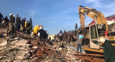 MELİKGAZİ BELEDİYESİ MARAŞ'TA YARALARI SARMAYA DEVAM EDİYOR