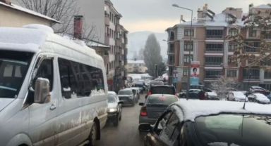 Tunceli'de buzlanma trafiği olumsuz etkiledi