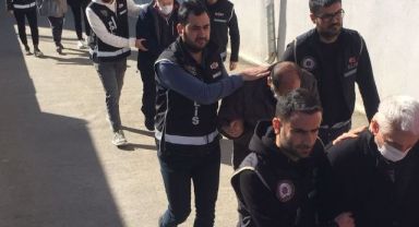 Yıkılan 11 binanın müteahhit ve mühendisleri adliyeye sevk edildi