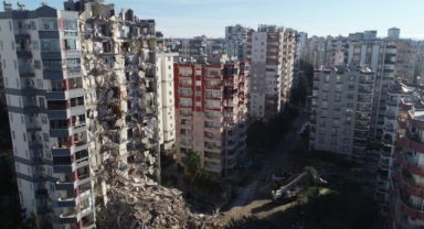 Adana'da yıkılan binanın müteahhidi kendini savundu