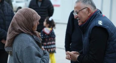 Başkan Büyükkılıç, 16 İlçe Belediyesi ile 'Tek Yürek' Kahramanmaraş'ta Yaraları Sarıyor