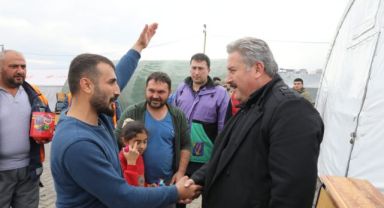 Başkan Palancıoğlu Kahramanmaraş Çadırkent'te Depremzedeleri Ziyaret Etti