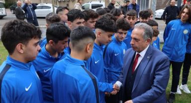 Başkan Yalçın U-14 Takımını Mersin’e Yolcu Etti