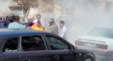 Belediye önünde kendini ateşe verdi: 6 Yaralı