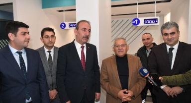 Büyükkılıç, Tomarza'da Esnaf ve Vatandaşla Buluştu
