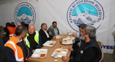 Büyükşehir Belediyesi ve Kayseri, Depremzedelerin Her Zaman Yanında