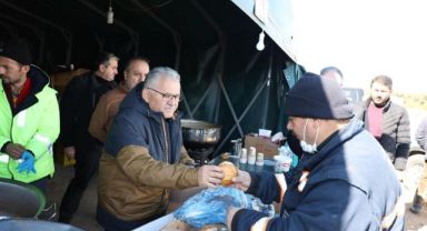 Büyükşehir'den Gıdadan Giyime Barınmadan Altyapıya Kadar Deprem Bölgelerine Güçlü Destek