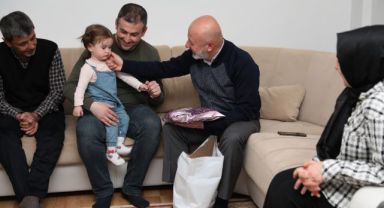 Çolakbayrakdar Çifti, İftarda Depremzede Ailenin Misafiri Oldu