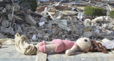 Depremde hayatını kaybeden 1297 kişinin kimliği tespit edilemedi
