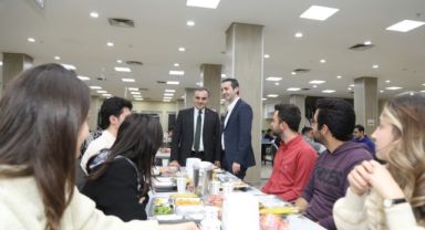 ERÜ Rektörü Altun, Öğrencilerle İftar Yaptı