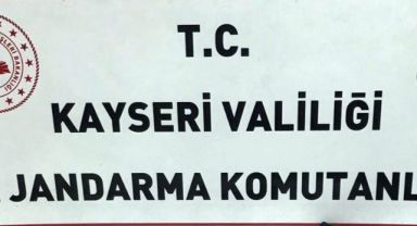 Hırsızlar jandarmadan kaçamadı