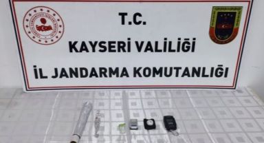 Kayseri'de uyuşturucu ticareti yaptıkları iddiasıyla 3 şüpheli yakalandı