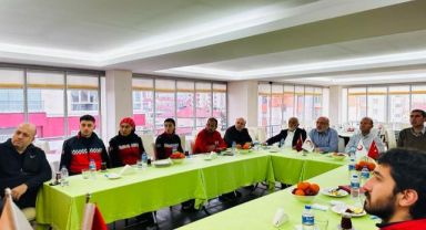 Kızılay Afet Yönetimi'nin Türkiye Ve Kayserinin Depremselliğini Değerlendirme Toplantısı