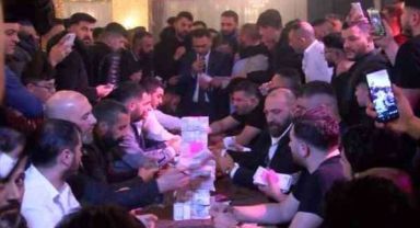 Sultanbeyli'de aşiretin sünnet düğününde milyonlar havada uçuştu
