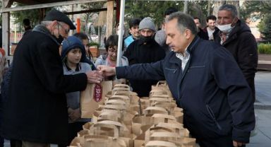 Talas’ta ‘biz Pişirelim Siz Ulaştırın’ Bu Yıl Da Devam Ediyor