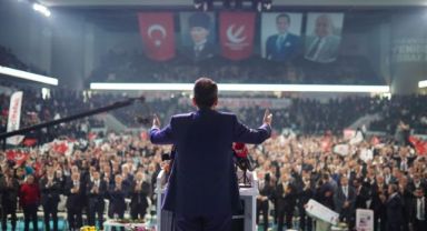 'Yeniden Refah Partisi milletvekili adaylığı için depremzedelerden ücret almayacak'
