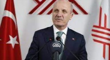 YÖK Başkanı Özvar: İsteyen öğrencilere devam şartı aranmaksızın sınıflarda yüz yüze eğitim verilebilecek