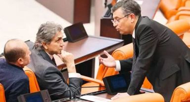 AK Parti sıralarına giden CHP'li Özgür Özel: