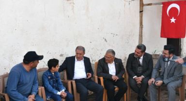 Bakan Akar ve Başkan Büyükkılıç'tan İlçelere Çıkarma