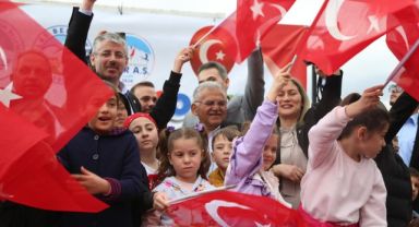 Başkan Büyükkılıç 23 Nisan Şenliğine Katıldı
