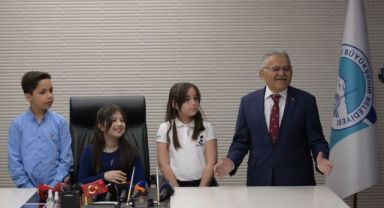 Başkan Büyükkılıç, Koltuğunu Çocuklara Devretti