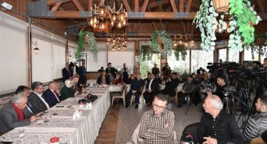Başkan Büyükkılıç ve Milletvekili Adayları, Basınla Buluştu